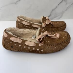 UGG Womens Dakota Flora Shearling Slippers Size 10 Perforated Winter Ribbon Tan